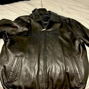 Men’s leather bomber jacket